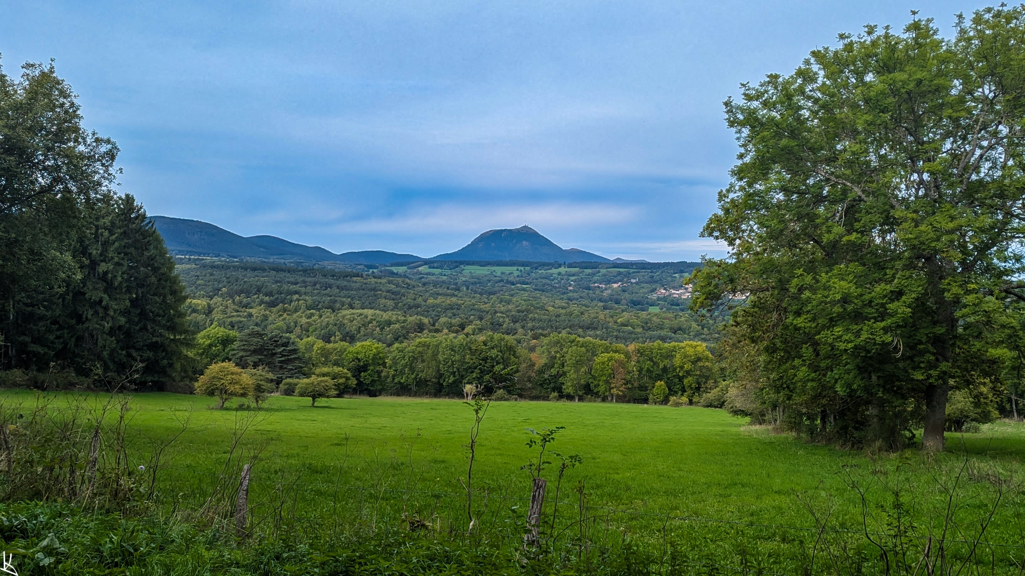 Au-dessus de la Cassière - Le Puy de Dôme